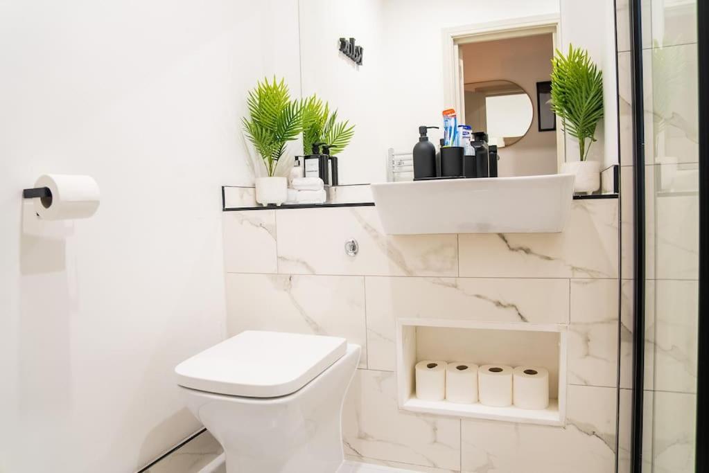 Five Star Boutique Studio Flat In Лондон Экстерьер фото